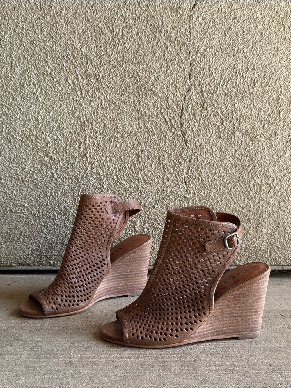 Lucky Brand Rozina Perforated Leather Wedge Heel Sandals Brown Size 5.5M
